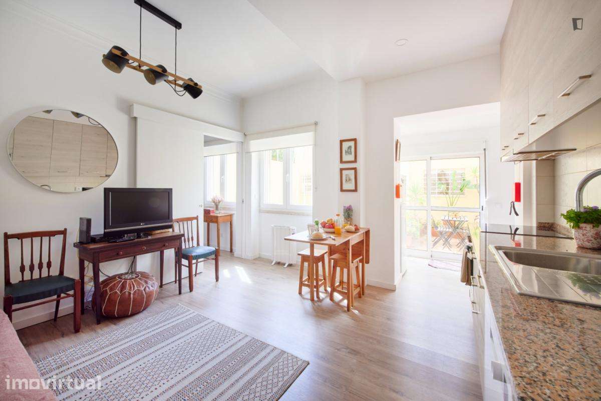 Apartamento com 1 quartos - localizado em Anjos Lisbon - Grande imagem: 2/20