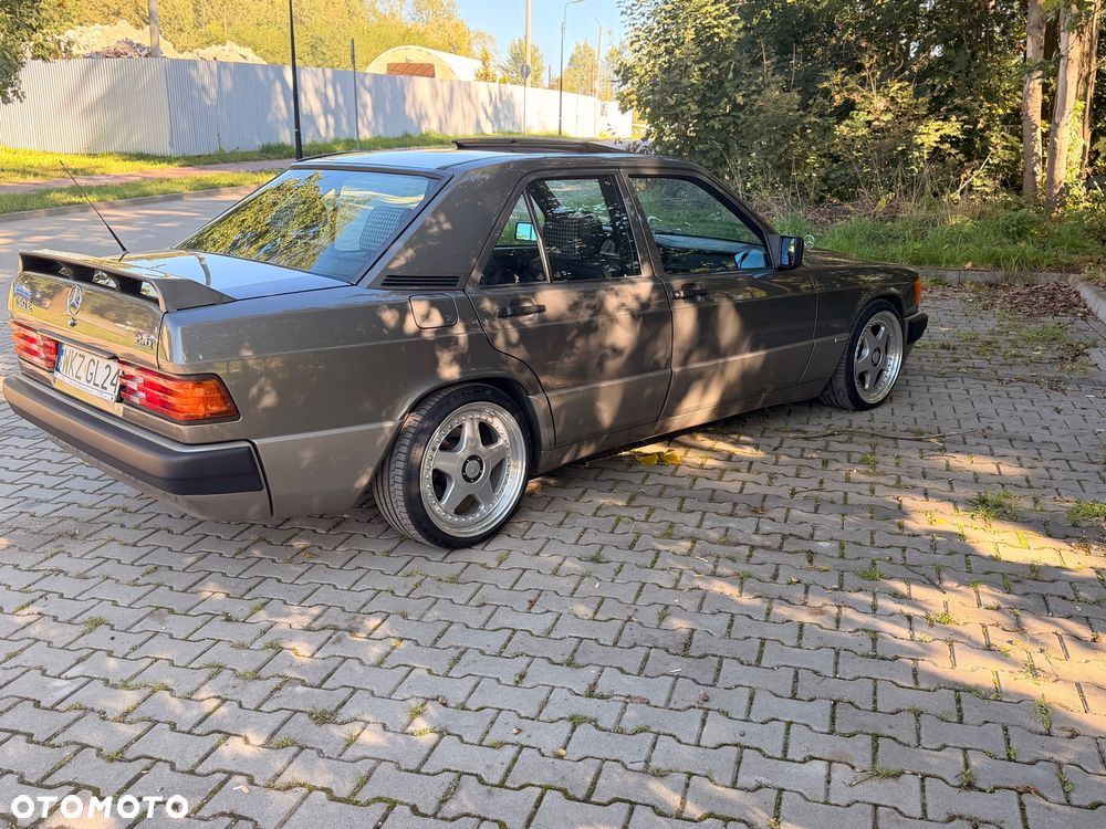 Mercedes-Benz W201 (190) - 4