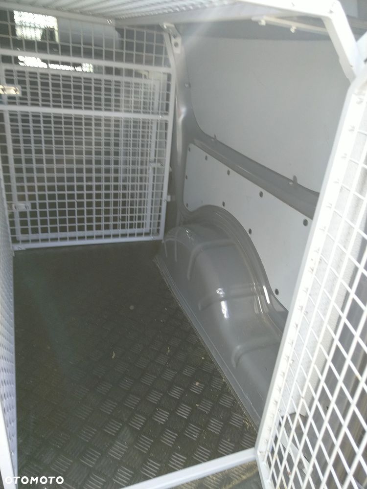 Volkswagen Caddy - 13