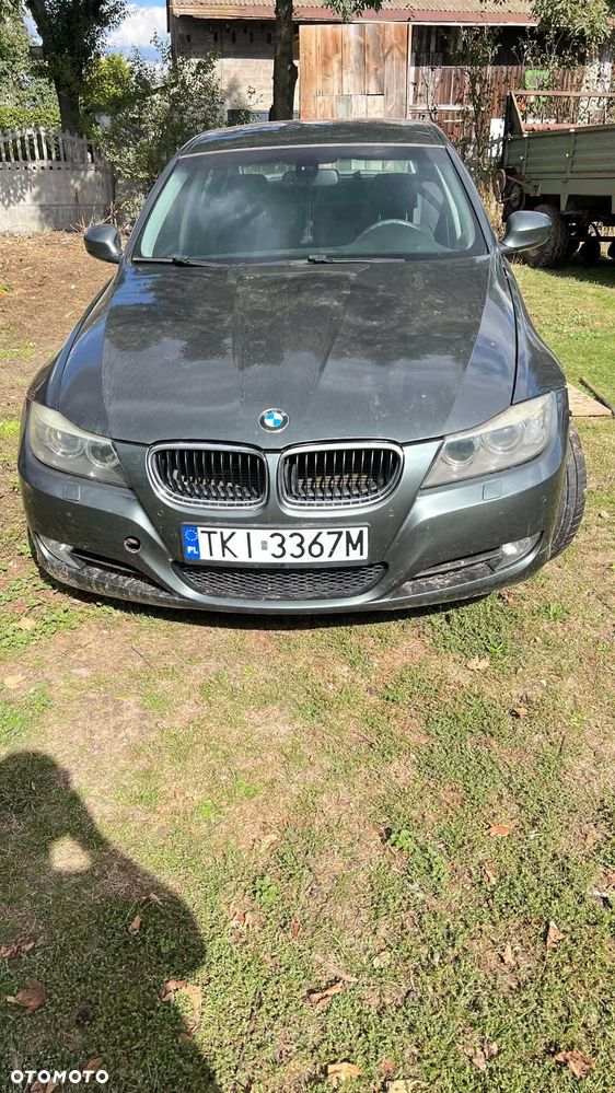 BMW E90 2010 photo 2