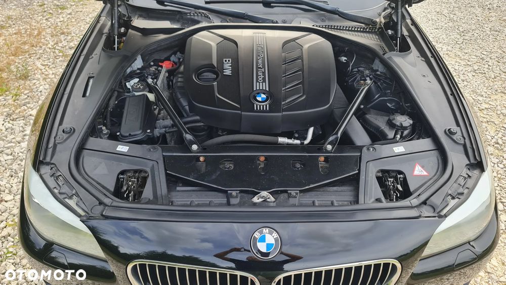 BMW Seria 5 520d - 32
