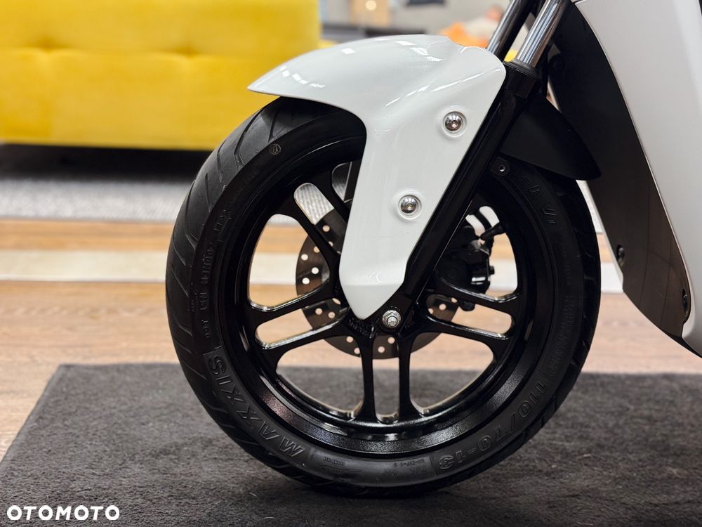 Yamaha Neos - 9