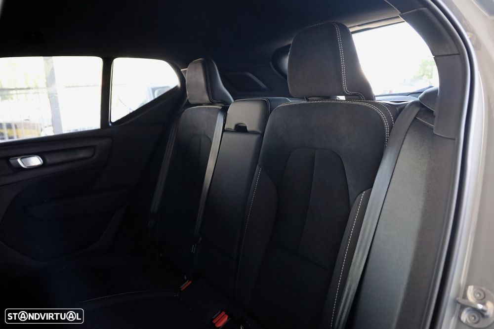 Volvo XC 40 2.0 B3 Plus Dark - 10