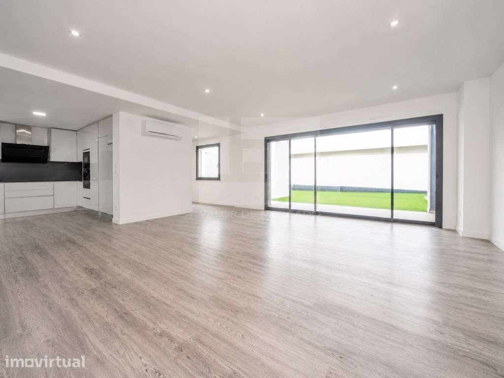 Apartamento T4 à venda na Serra de Carnaxide - Grande imagem: 2/22