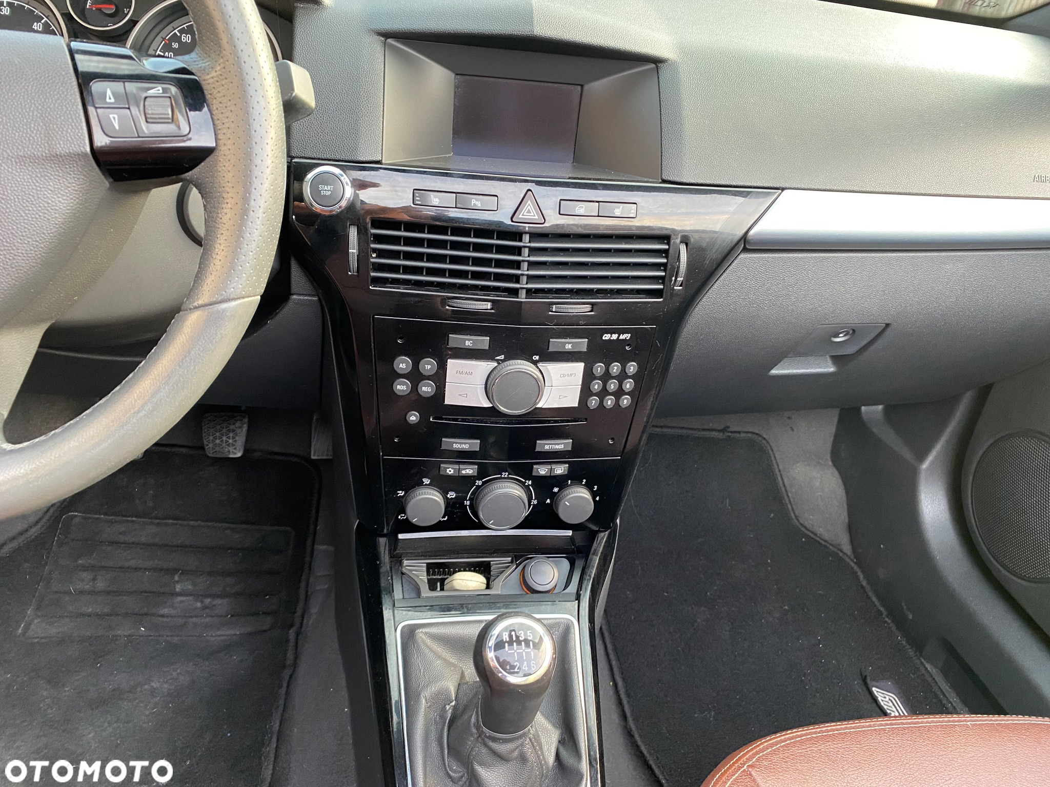 Opel Astra III GTC 1.9 CDTI Cosmo - 11