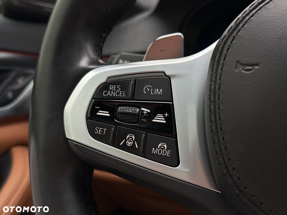 BMW Seria 5 530i xDrive mHEV M Sport sport - 14