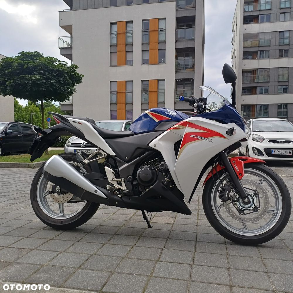 Honda CBR - 1