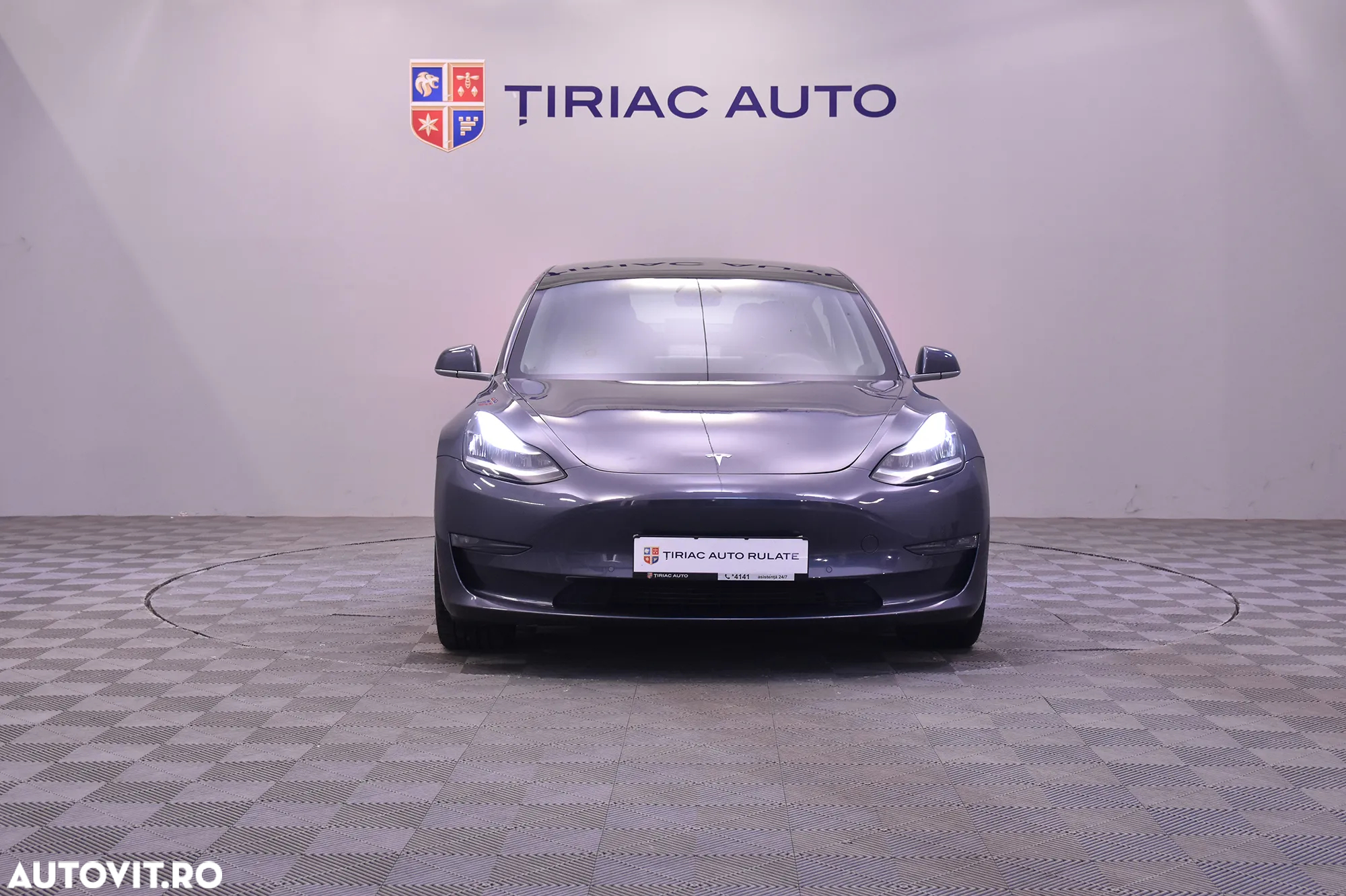 Tesla Model 3 Long Range - 8