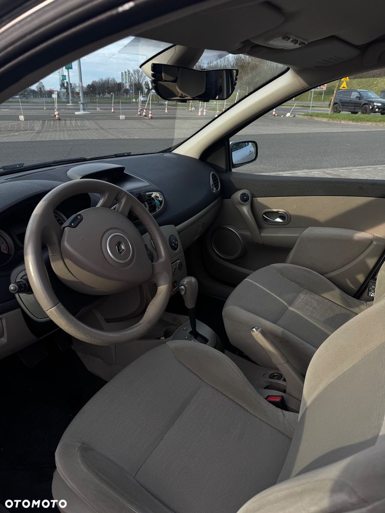 Renault Clio - 15
