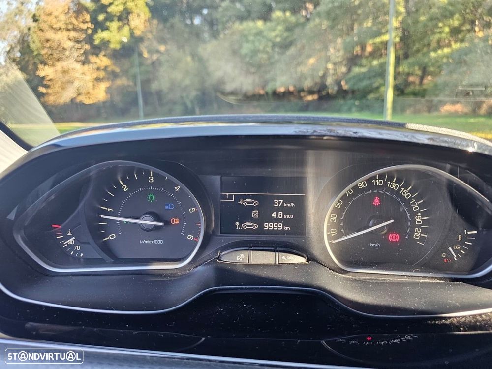 Peugeot 208 1.6 BlueHDi Allure - 10