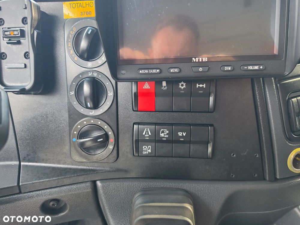 Mercedes-Benz Atego 1524 Chłodnia + Winda /Euro 6 / 2017 / 170 tys. km / 20 EP / Pneumatyka / Tempomat - 28