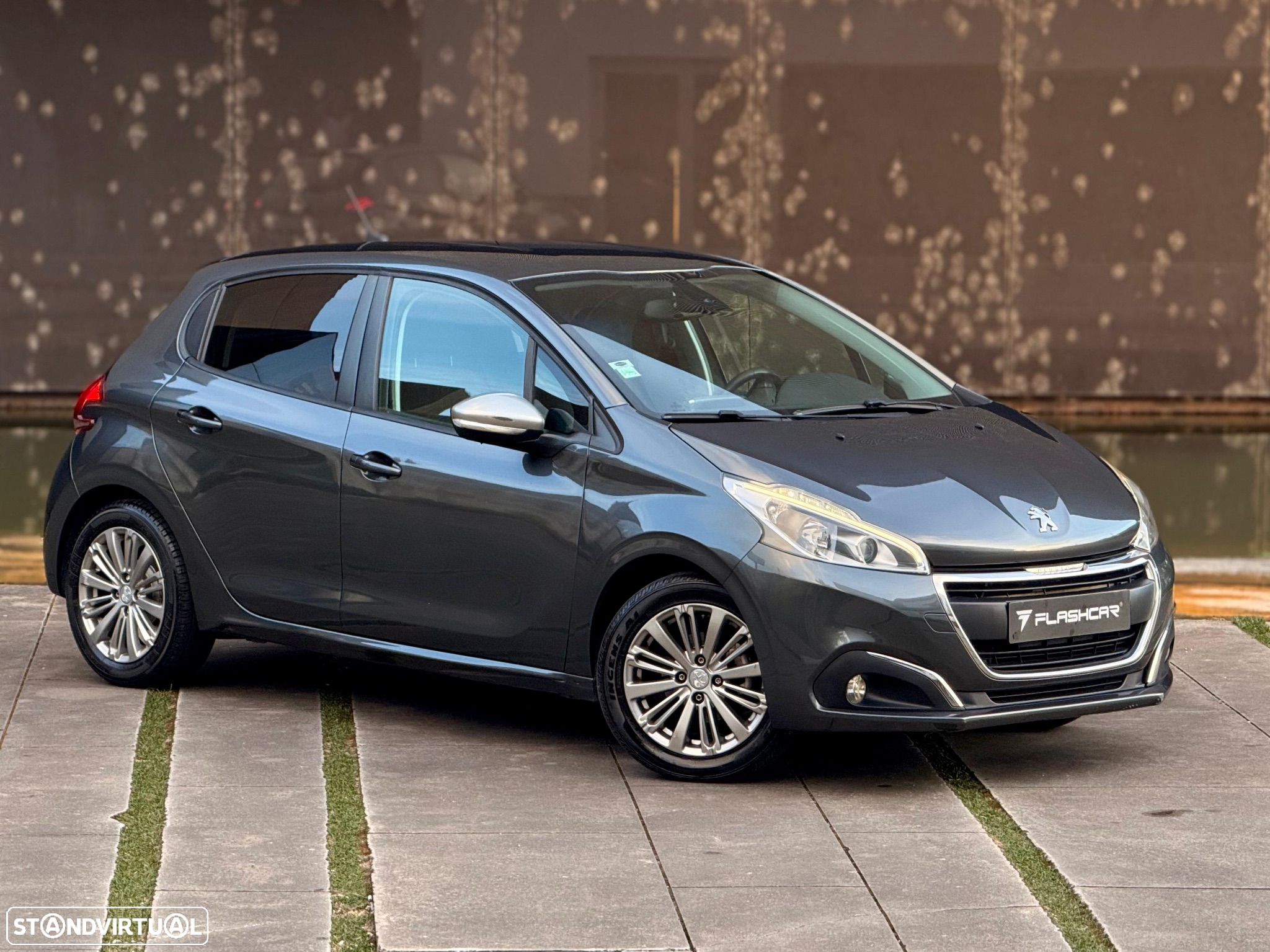 Peugeot 208 1.2 VTi SE Style - 1