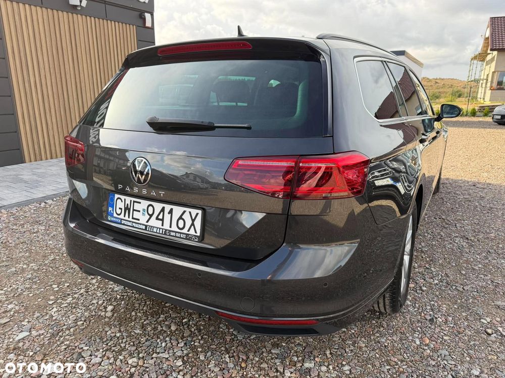 Volkswagen Passat - 8