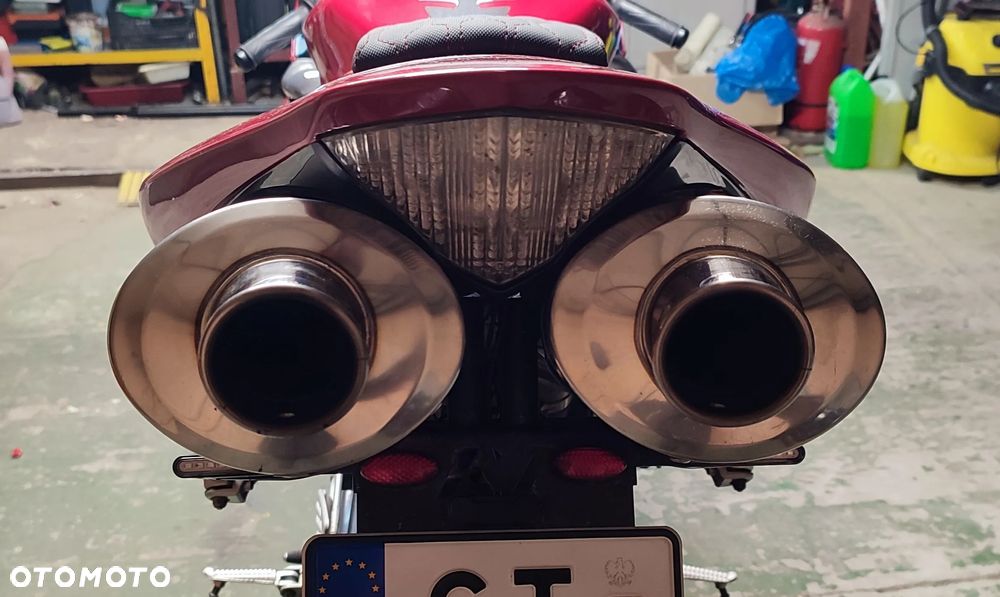 Yamaha R1 - 26