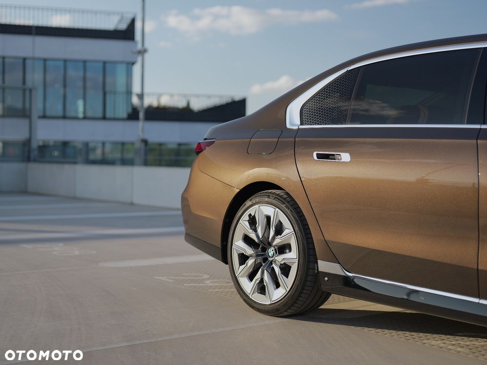 BMW Seria 7 - 1