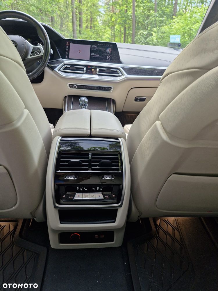 BMW X7 - 13