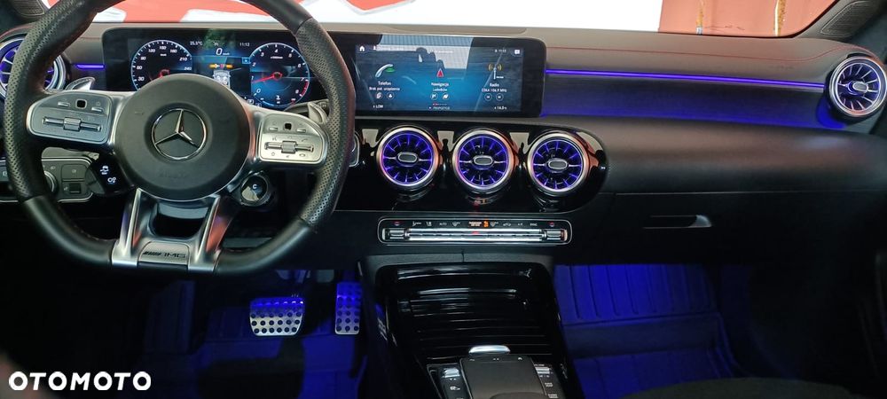 Mercedes-Benz CLA - 12