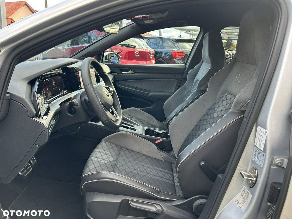 Volkswagen Golf 1.5 eTSI OPF DSG R-Line - 17