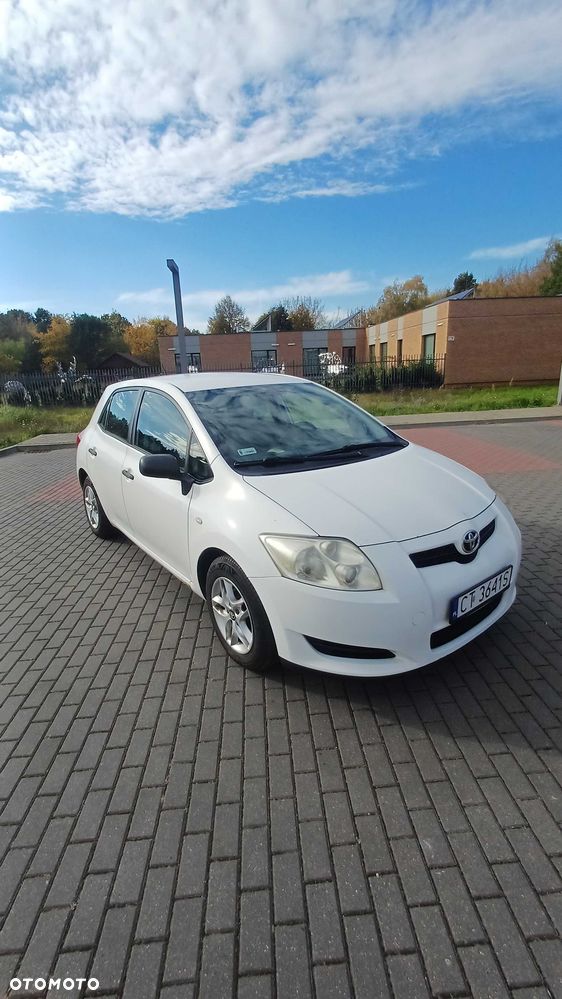 Toyota Auris - 1