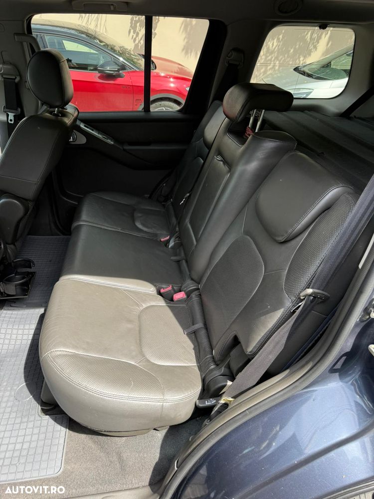 Nissan Pathfinder 2.5 dCi LE Plus - 16