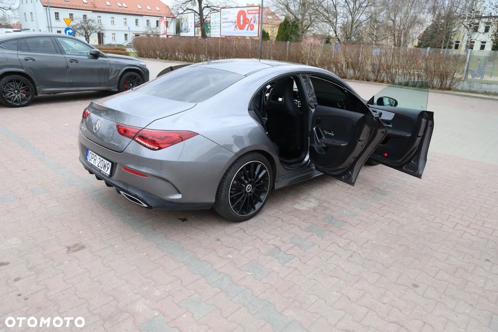 Mercedes-Benz CLA 220 4-Matic AMG Line 7G-DCT - 4