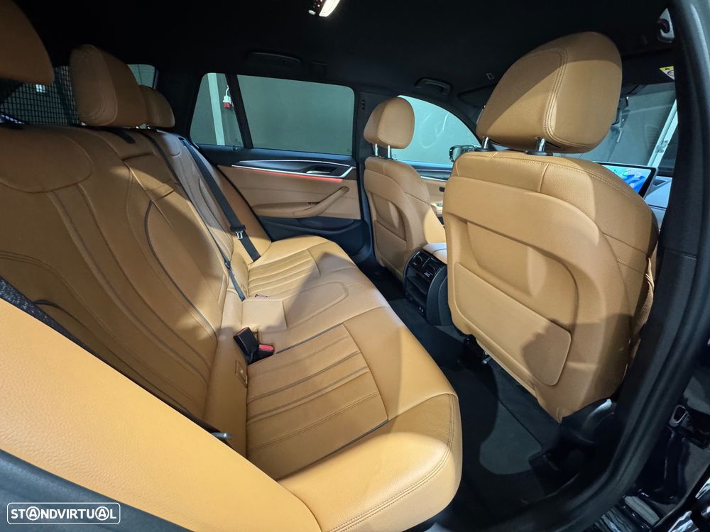 BMW 530 e Pack Desportivo M - 33