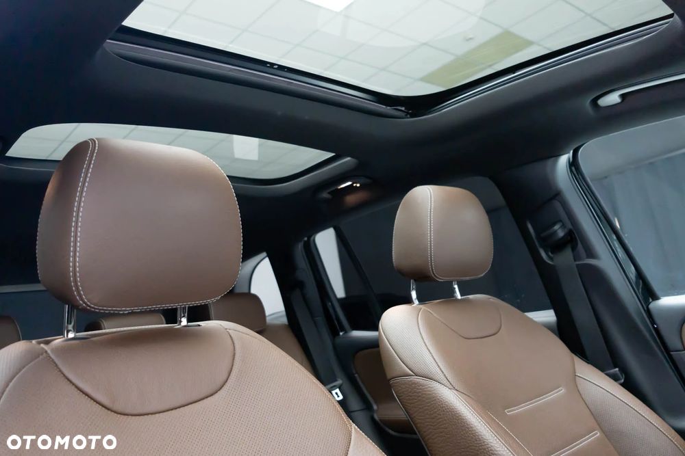 Mercedes-Benz GLB - 15