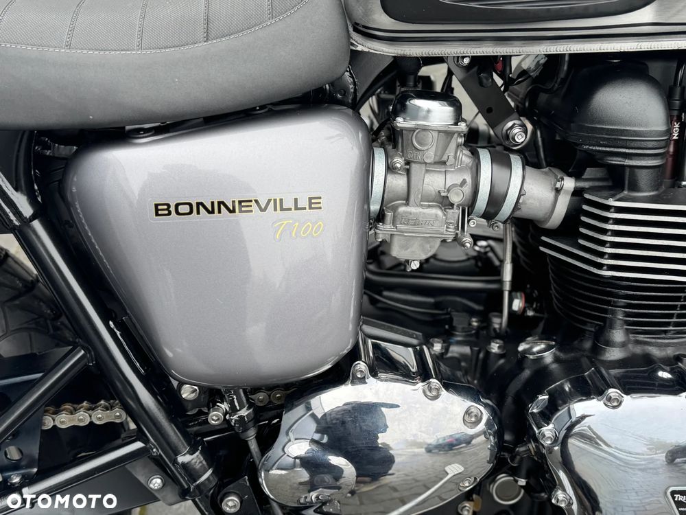 Triumph Bonneville - 29