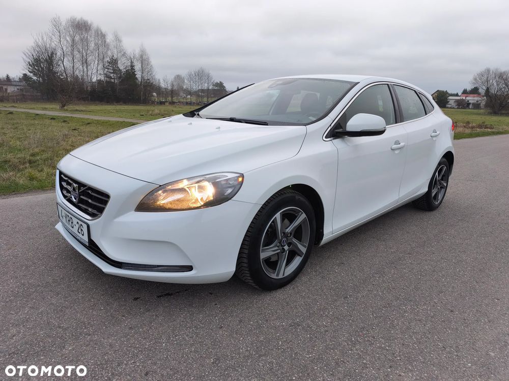 Volvo V40 D2 Momentum - 1