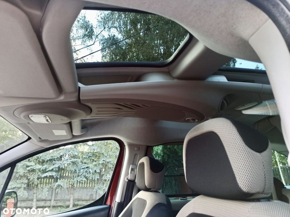 Citroën Berlingo Multispace e-HDi 90 FAP EGS6 Exclusive - 21