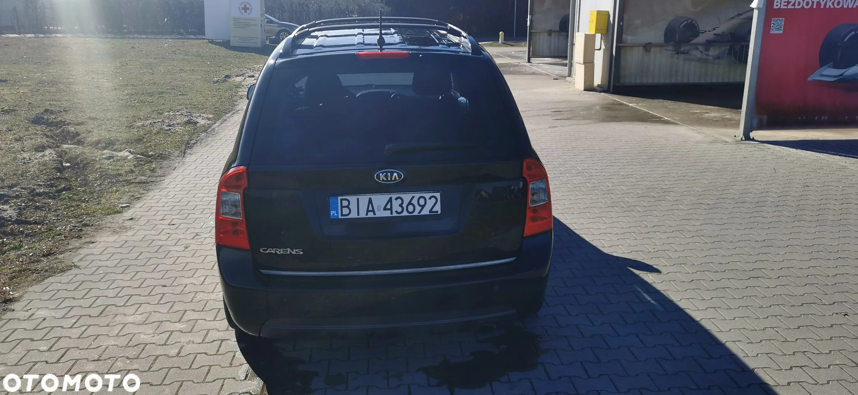 Kia Carens 2.0 CVVT EX - 7