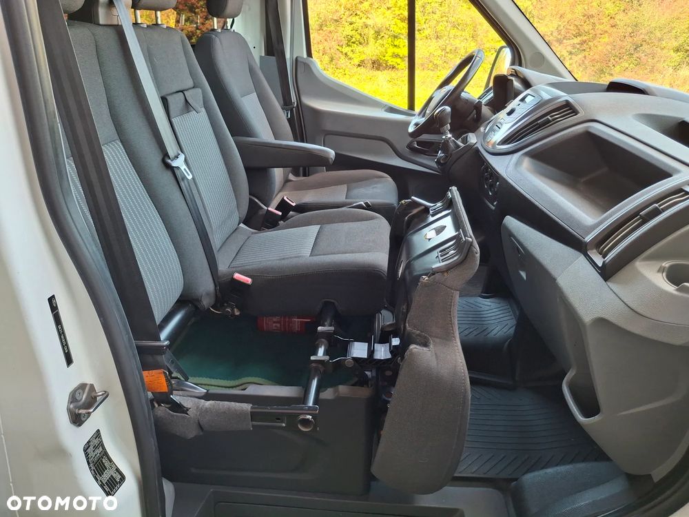 Ford Transit - 24