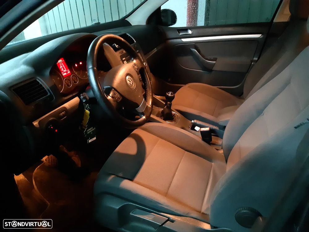 VW Golf 1.9 TDi BlueM. Confortline - 7