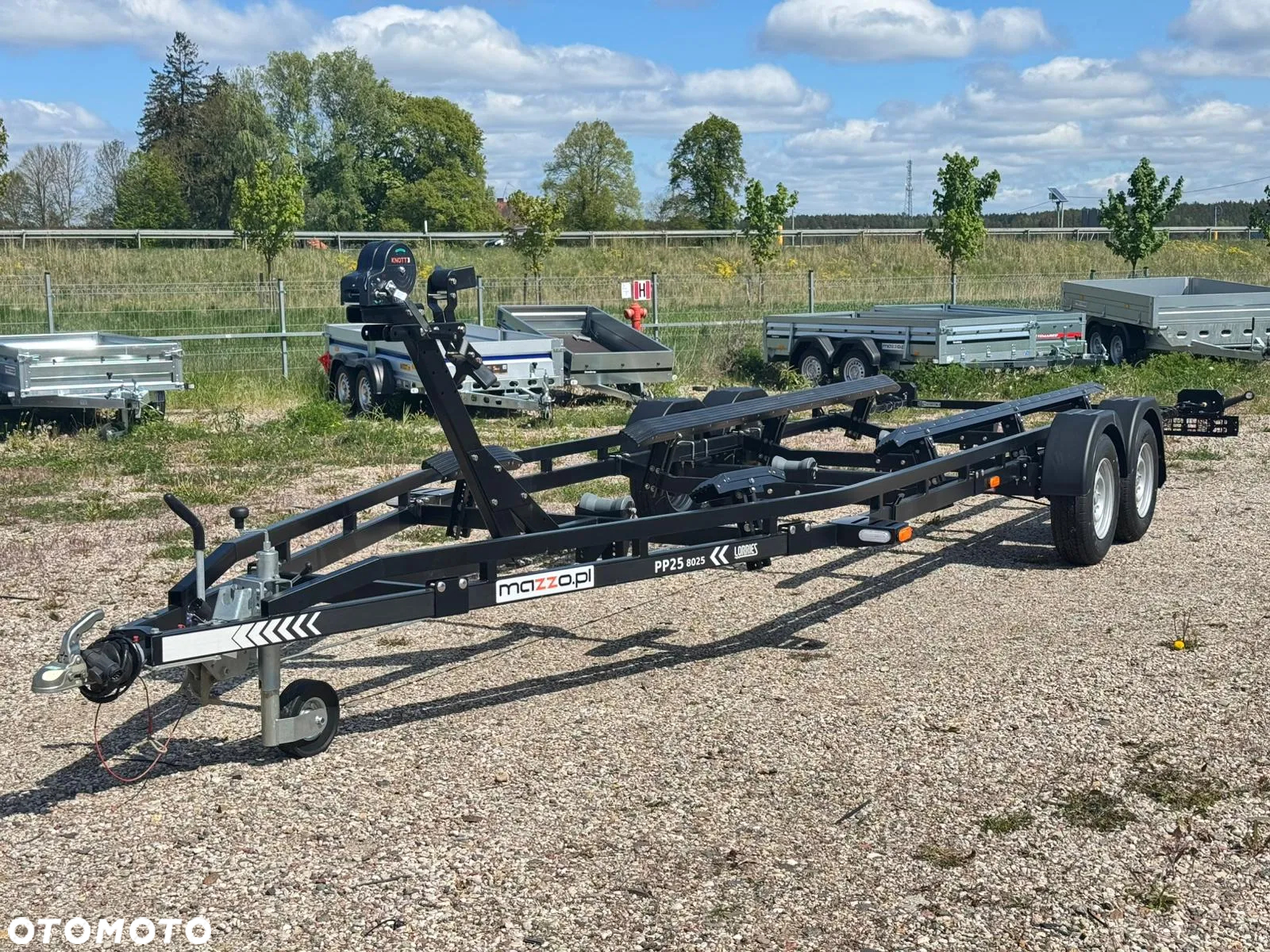 Lorries DOSTAWA Przyczepa dwuosiowa podłodziowa max 7,8m UCHYLNE LAMPY LED czarna PREMIUM DMC 2500kg - 2