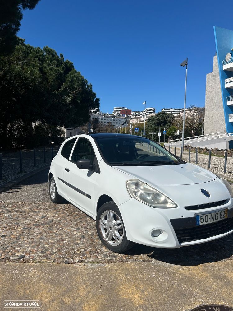 Renault Clio 1.5 dCi Dynamique S - 1