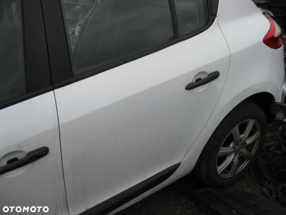 renault megane 3 drzwi kolor dv369 - 1