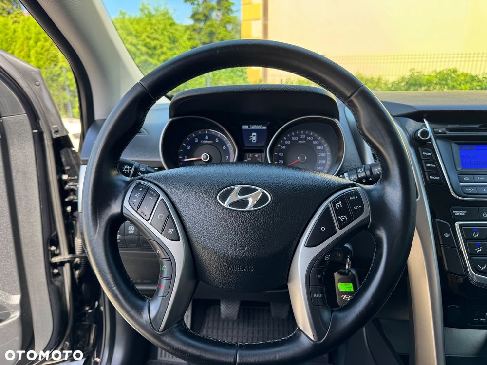 Hyundai i30 blue 1.4 Trend - 30
