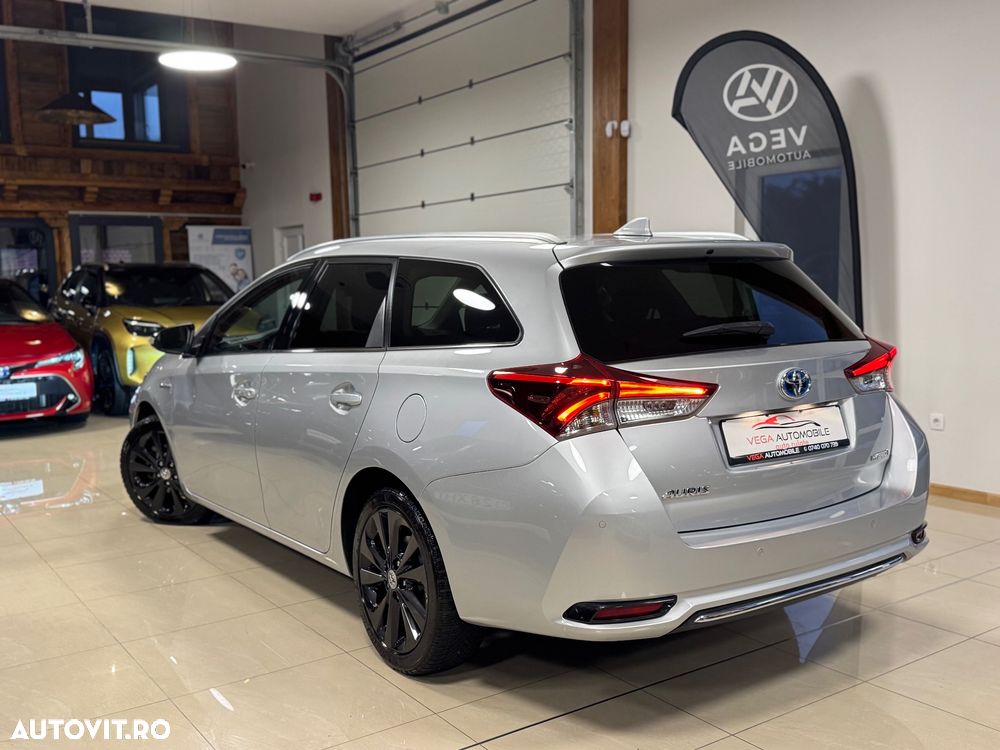 Toyota Auris 1.8 L VVT-i Sol + - 5