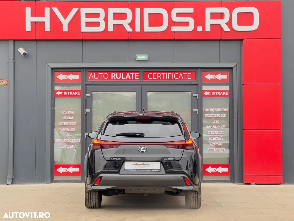 Lexus UX 250h FWD Executive - 7