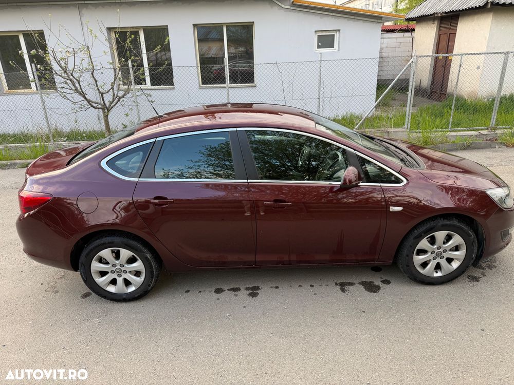 Opel Astra 1.4 Turbo ECOTEC Cosmo - 2