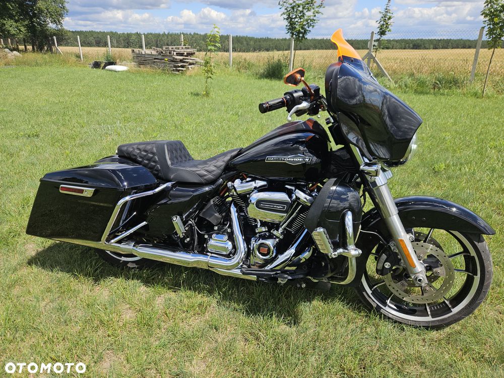 Harley-Davidson Touring Street Glide - 2