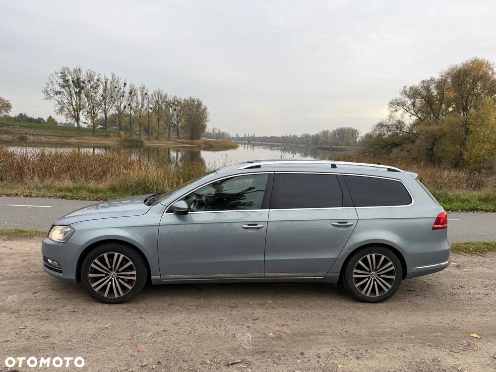 Volkswagen Passat 2012 photo 2