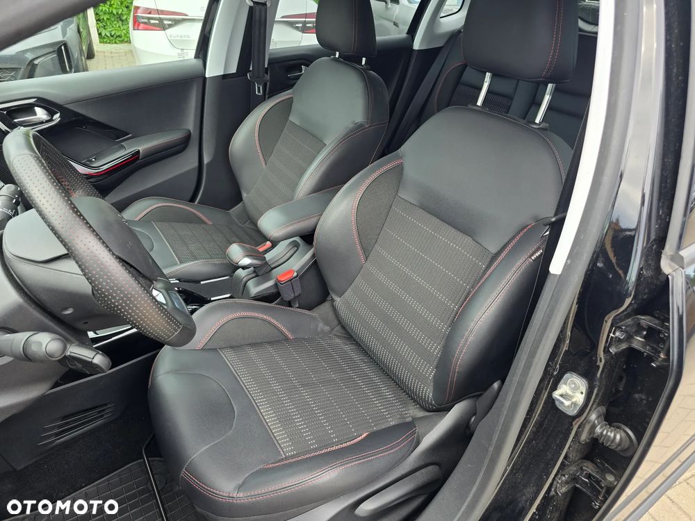 Peugeot 2008 - 12