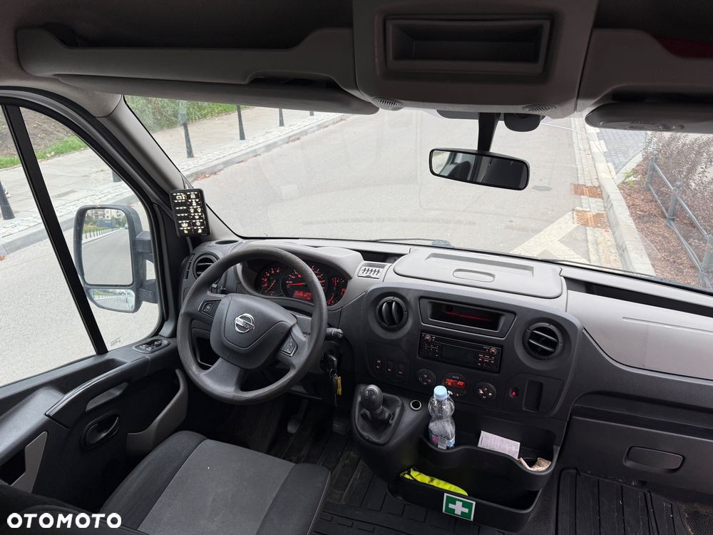 Nissan NV400 - 7