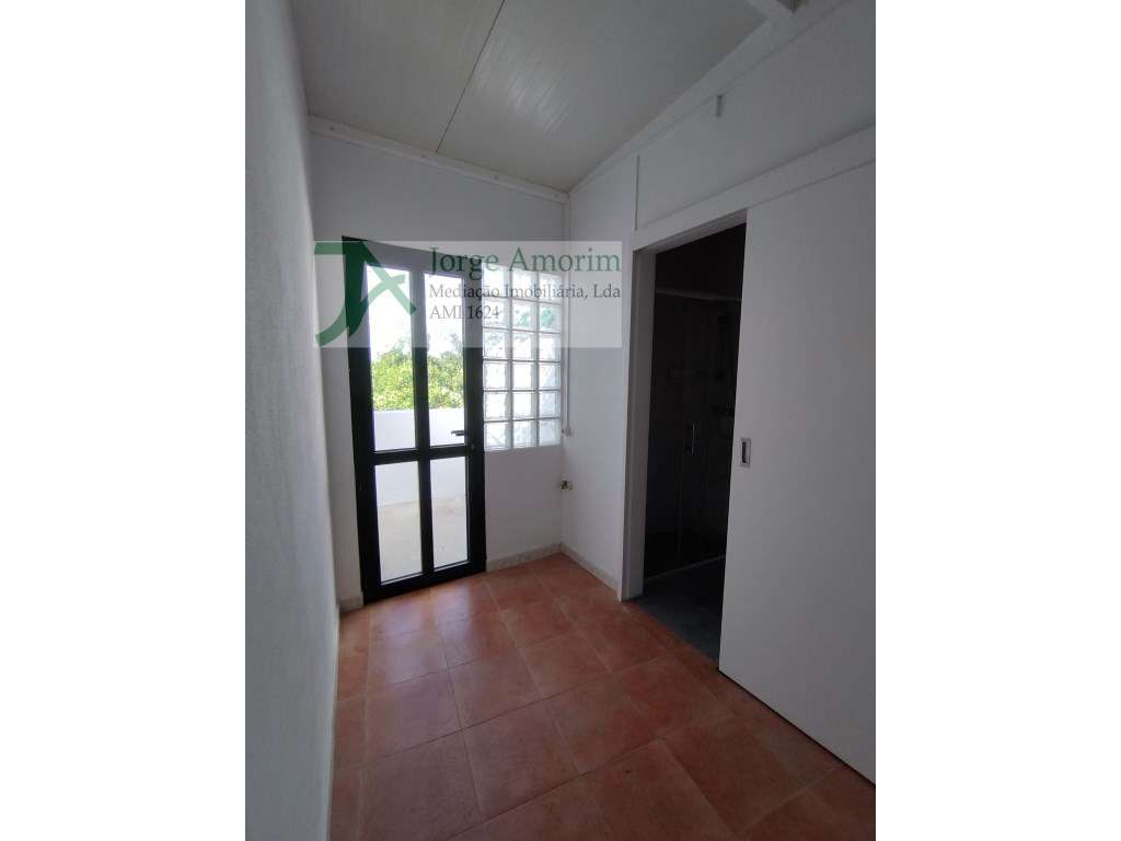 CasaT1 independente. Renovado. Junto ao Arrábida shopping. - Grande imagem: 5/8