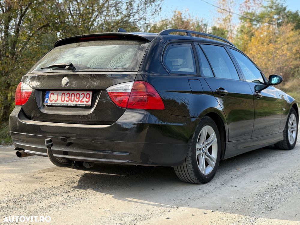 BMW Seria 3 318d Touring - 3