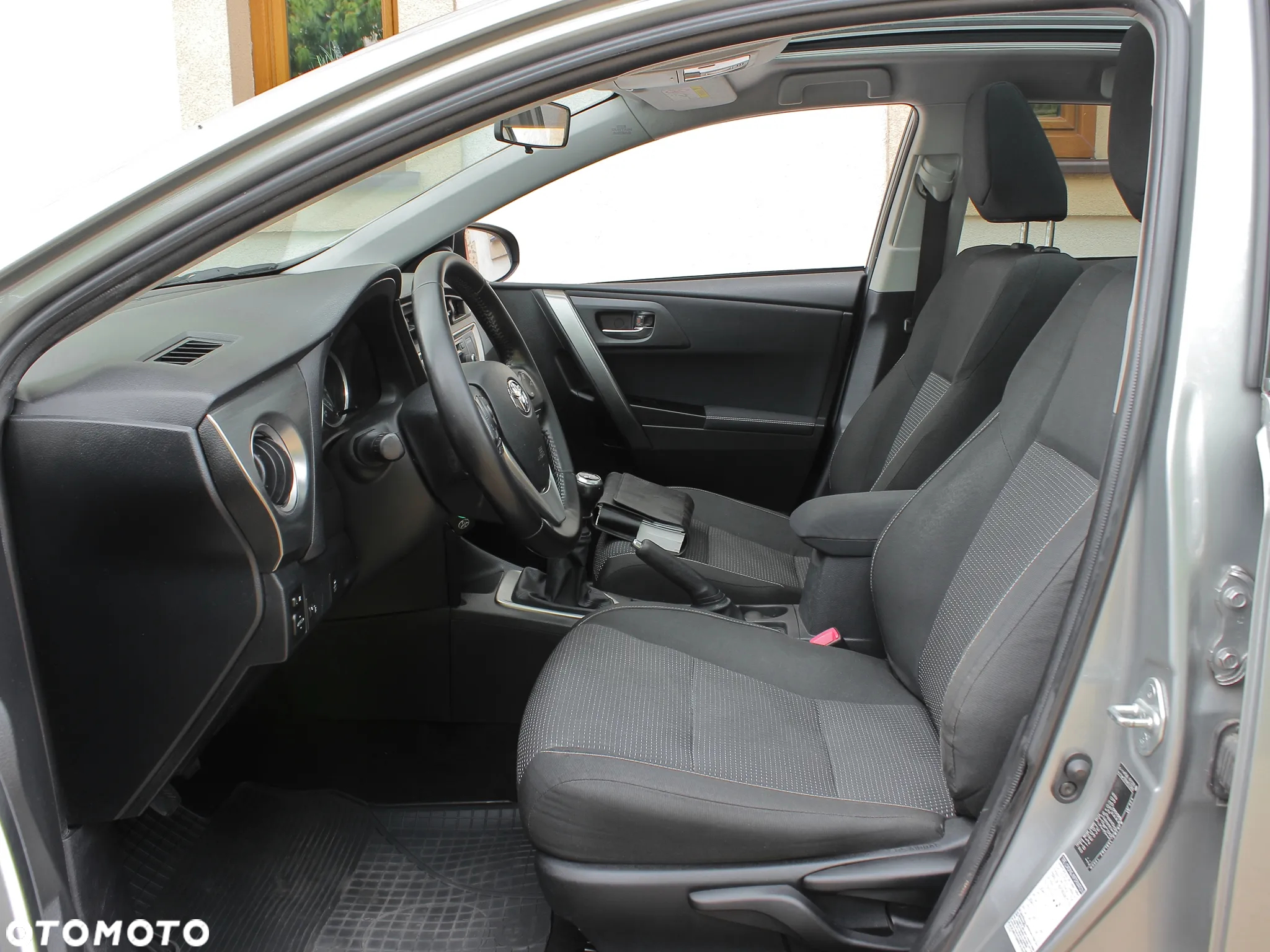 Toyota Auris 1.6 Premium - 7