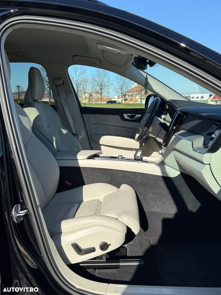 Volvo XC 60 B4 D AWD Geartronic Inscription - 25