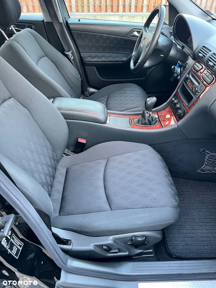 Mercedes-Benz Klasa C 180 Kompressor Classic - 11