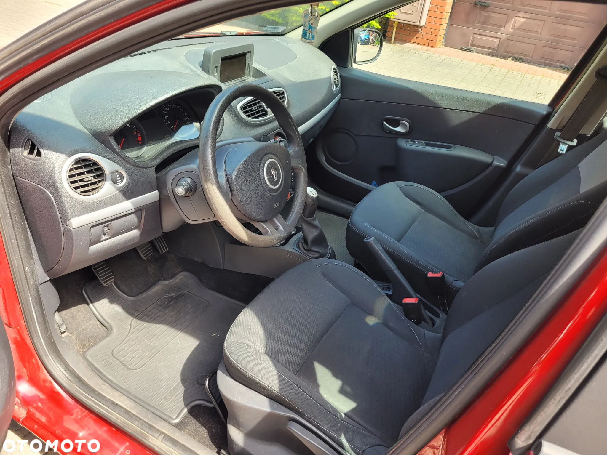 Renault Clio - 10